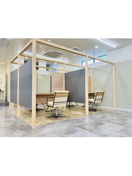 【坂戸駅北口徒歩1分】旬のトレンドカラーからグレイカラーまでご提案◎メンズも大歓迎の半個室サロン。