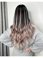 ロア 中目黒(loa)&nbsp;レイヤーロング/グレーベージュ/黒髪/前髪パーマ[中目黒]