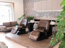 コージー(Cozy)の雰囲気（フルフラットのシャンプー台でゆったりとお過ごし下さい。）