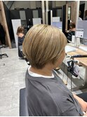 ショートボブ