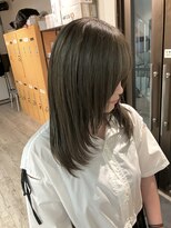 コワファーストナガサキシャンプーボーイ(COIFF1RST NAGASAKI SHAMPOO BOY)&nbsp;長崎 レイヤーカット オリーブベージュ ダブルカラー