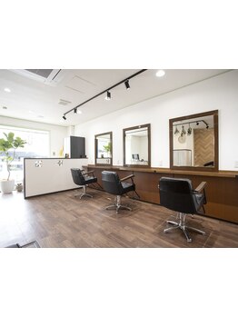 少人数のプライベートサロンだからこそ、周りの目を気にせずゆっくり過ごせる。髪のお悩み相談も◎