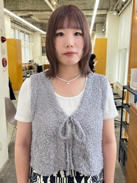 ネルバイグリーン(Nelle by green) ハイトーン×ハッシュカット(TOMOKA)