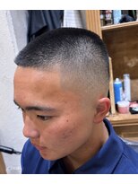 フォーコーナーズ(Four Corners)&nbsp;スキンフェードツーブロック刈り上げジェットモヒカンマンバン