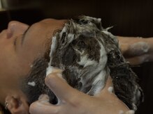 ヘアーモードキクチ 神田日銀通り店の雰囲気（ヘッドスパが自慢のサロンです。日頃の疲れに是非。<理容室>）