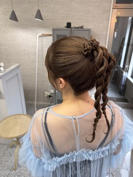 ジーライツ(G-Reiz) 個性派ポニーテール