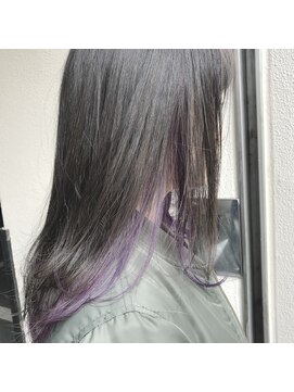 ムジーク(Musiiik) グレーに隠れるラベンダーのインナーカラー