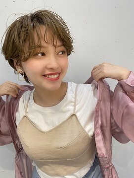 キー(kii) ハイトーンカラー×ショートカット