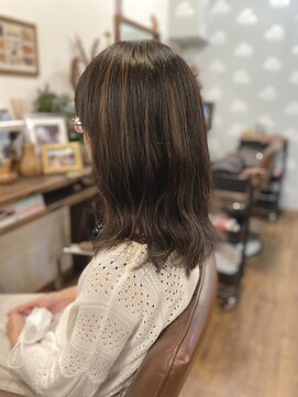 キイヒ(kiihi) 白髪を活かすハイライト