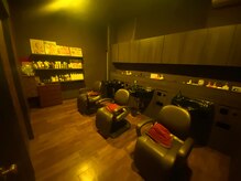 アンダーザサンナチュラルアンドオーガニックス(Under The Sun natural&organics)の雰囲気（落ち着いた空間のシャンプールーム）