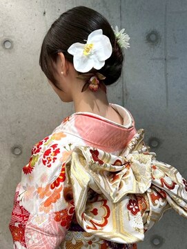 アンド アノン(and anon) 着物ヘア ヘアセット 低めお団子 アップヘア 和装 胡蝶蘭 着付け