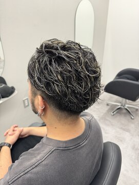 アイスプロドバイブルーム 木更津店(ice prod by bloom) MEN’S HAIR/ブルーブラック/フェザーパーマ/木更津