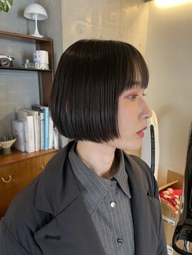ナループロア ルームー(Nalu pu loa ROOMOO) 黒髪ショートボブ