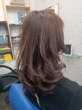 ヘアークリエイション エフ ウルフレイヤー