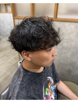 ロッカ(ROCCA) センターパート風スパイラルマッシュ