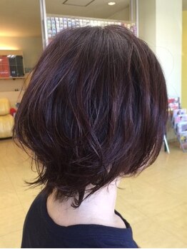 フフ ヘアーアンドメイク(ff HAIR&MAKE)の写真/駐車場完備◆アナタの髪質に合わせたふんわりパーマで、柔らかい雰囲気&ナチュラルな美人オーラが纏える♪