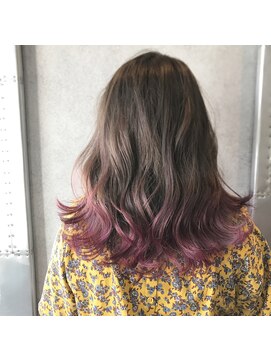 ヘアサロンM 新宿 インナーカラー☆シアーピンク