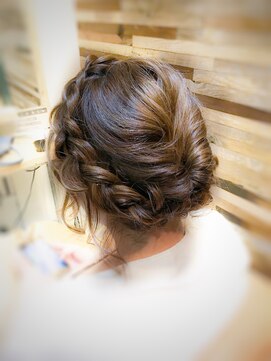 ヘアーワークス ヘルム 渋谷店(HAIR WORKS HELM) [HELM渋谷]編み込みアレンジ☆
