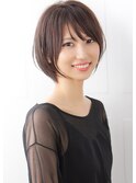 30代・40代大人可愛い小顔ワンサイドショートボブ丸み前下がり
