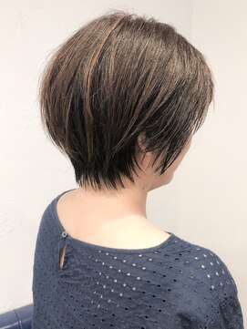 ウィロー(WILLOW) 【WILLOW】明るいお白髪染めショート（井下貴史）