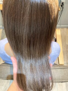 ジーナ セントラル銀座(Zina) 小顔オリーブカラーボブルフハイライトカラークールショート