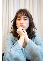 マグノリア オモテサンドウ(MAGNOLiA Omotesando)&nbsp;顔周りでイメチェン！軽やかウェーブくびれミディ