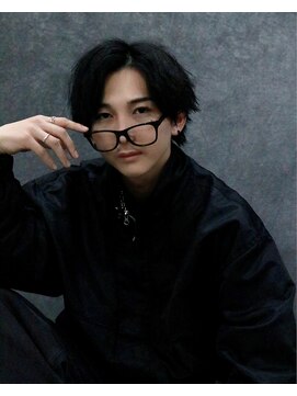 ラクーントウキョウ(RACCOON.TOKYO) ソフトツイストパーマ センターパート メンズウルフ ミディアム