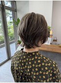 【白髪ぼかし×ハイライト　大人女性カジュアルショート】