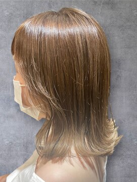 ルッカ(Rukka) 切りっぱなしミディアムボブ