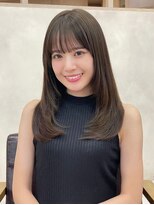 顔周りレイヤー　アッシュオリーブ　アッシュ　薄めバング