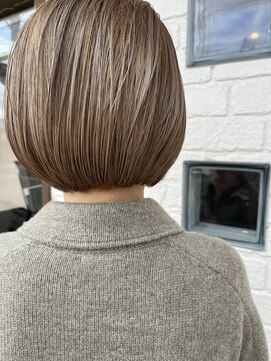 アイナ(aina) ショートボブ