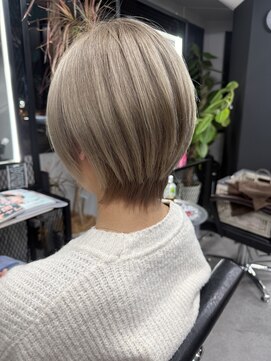 ヘアーラボ 樟葉(Hair Labo) White Silva