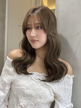 アイユー(ii+U) シースルーバング　ウェーブヘア　透明感カラー