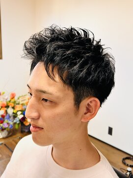 ミスターベイビー(Mr.BABY) アップバングショート【ツーブロック刈り上げ黒髪短髪】