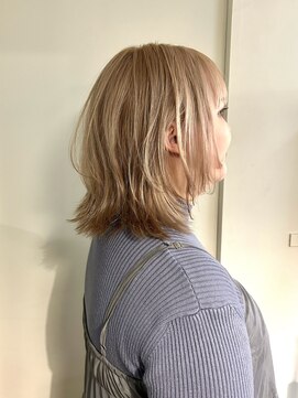 小顔ジェンダーレスウルフクラゲヘアーハイレイヤーウルフ