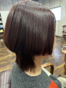 アイリーファンビリ(irie fambilly) ショートウルフ×ワインレッド×髪質改善メテオカラー