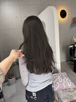 ウニュ(unu.) ブリーチなしオリーブカラー、髪質改善、レイヤースタイル