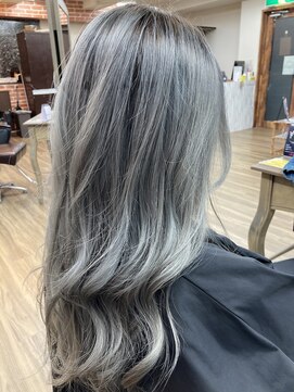 シード(Syead) ホワイトグレー×ハイライト【八王子】【府中】【日野】