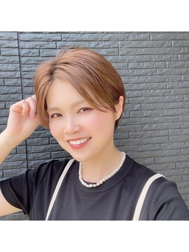 ヘアアンドビューティー クローバー(Hair&Beauty Clover) short/ハイトーンカラー/メンズライク