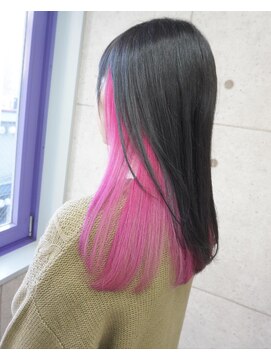 ヘアテリア リュウ 大塚(hair teria ryu) インナーカラーピンク×ストレートスタイル