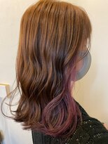 エンレイ(enRei)&nbsp;大人かわいいウェーブイルミナカラーインナーカラー暖色ピンク