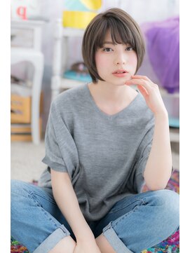 ミック 日暮里店(miq) 前下がりで大人クール小顔グレーベージュ束感ショートb1