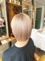 トルチェ(toRtue) ミディボブ×ホワイトベージュ