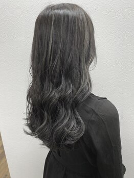 ヘアアンドメイク リヴィア(Rivia)の写真/トレンド×似合わせでアナタだけのカラーをご提案♪ブリーチを使ったデザインカラーは《Rivia》にお任せ！