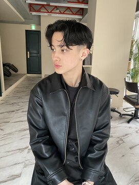 ソラ 表参道(SORA) ニュアンスパーマで作るナチュラルセンターパートスタイル