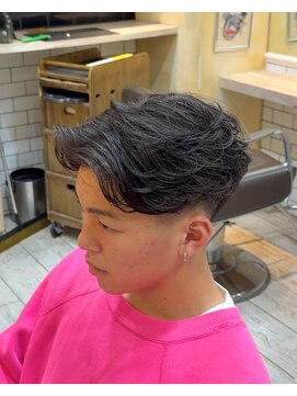 グルーマーズトウキョウ(GROOMER/S TOKYO) ラフカール　ニュアンスパーマ　フェード　海外風　メンズパーマ