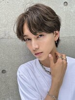 オグジュアリー 表参道(aux.)&nbsp;10代20代30代似合わせカット波巻きパーマセンターパート