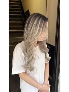 ラルガ 黒崎(Raruga) レイヤーカット/シャドールーツ/ブリーチ/ベージュ
