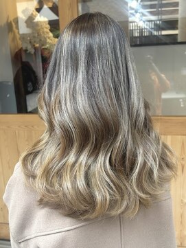 ルルズ(LULUS) デザインブリーチカラー