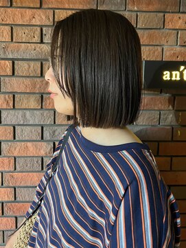 アンティコ (antico) 切りっぱなしボブ［札幌/円山］